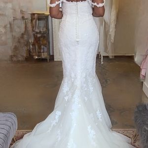 Pronovias Wedding dress